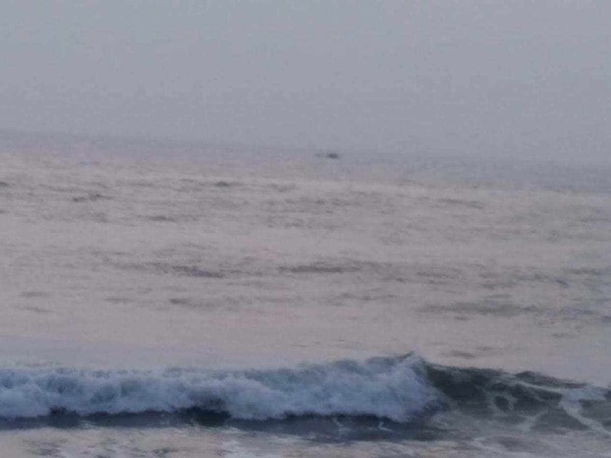 Waves Beach House Pondicherry Exterior foto